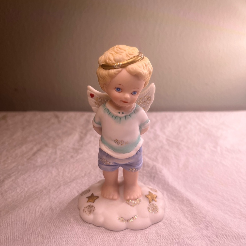 1995 Bronson Tender Hearts Angel figurine Guess Which Hand - Katharine Stevenson